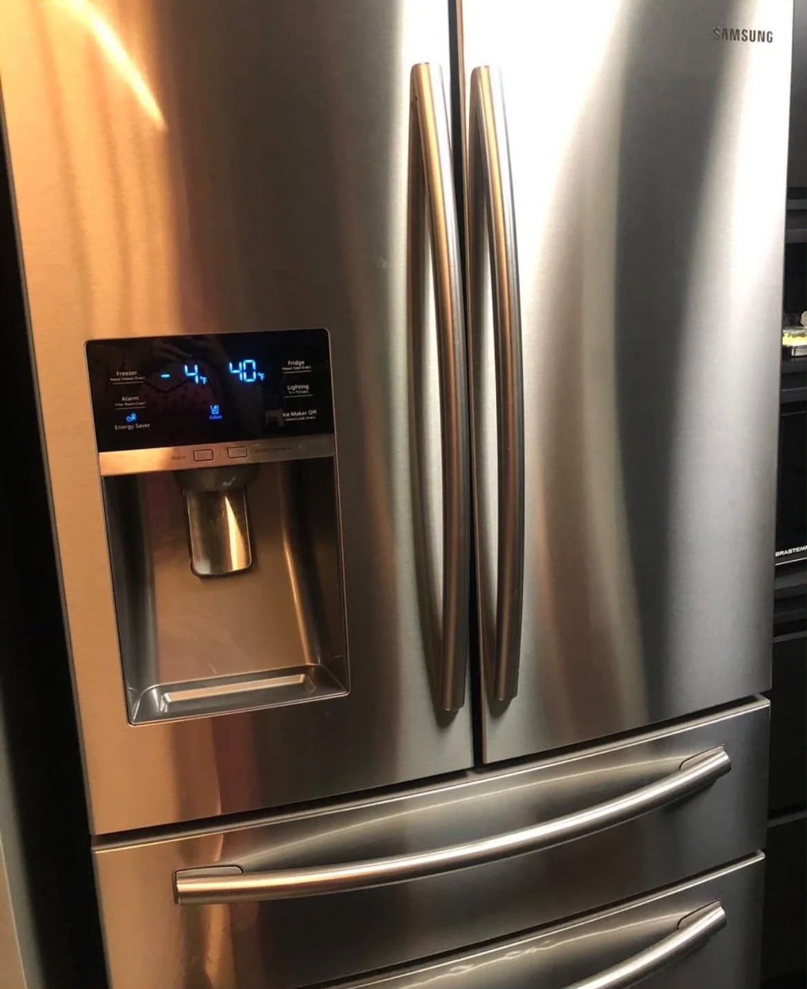 Serviço de refrigeração realizado pelo Dr. Geladeira